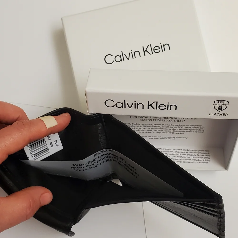 New Calvin Klein black mens real leather wallet